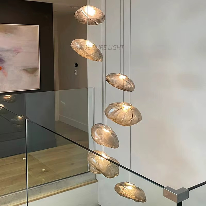 Yushe Pendelleuchte im skandinavischen Design mit bernsteinfarbenem Glas und silbernen Akzenten für Esszimmer, Wohnzimmer oder Treppenbereiche - Bild 2