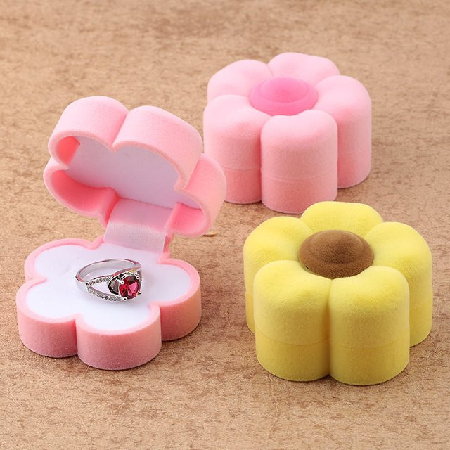 SMI Fine Schmuckbox aus Samt in Pink für Ringe, Halsketten und Ohrringe - Bild 1