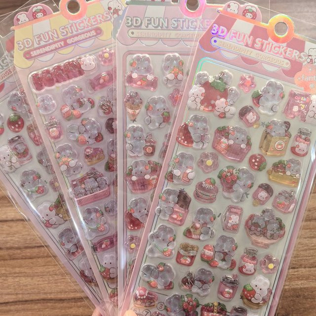 4 Stück rosa 3D-Bären-Erdbeer-Aufkleber von Papery Pop Store zur Dekoration von Notizbüchern und Bastelarbeiten - Bild 1