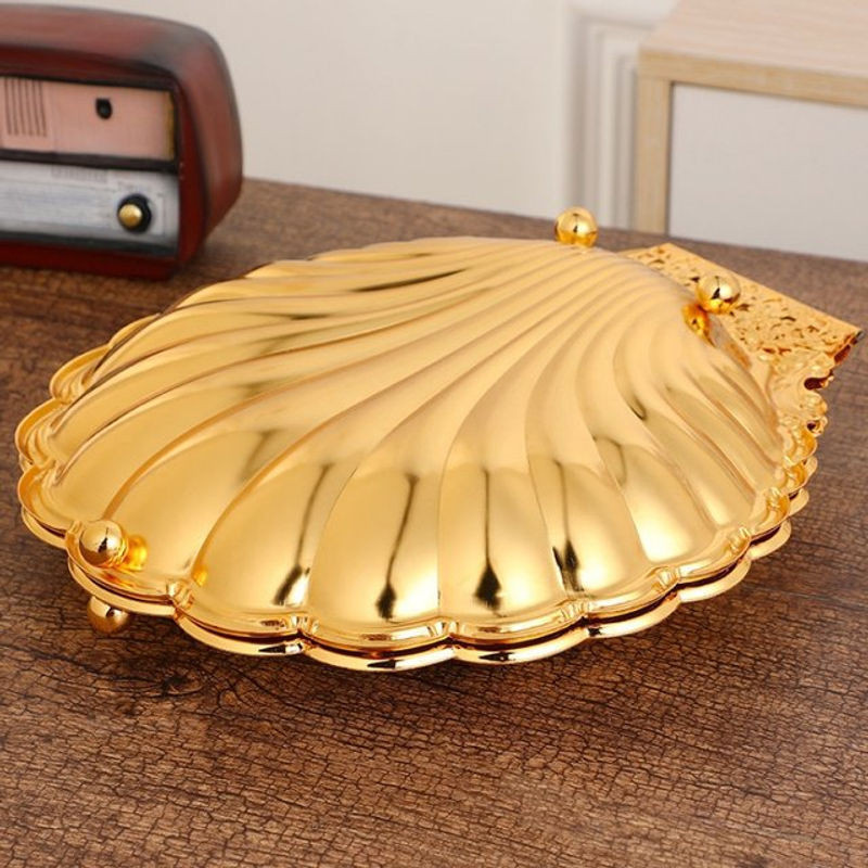 Goldener Obstteller in Muschelform aus Metall im Vintage-Design als dekorative Schale für dein Zuhause - Bild 1
