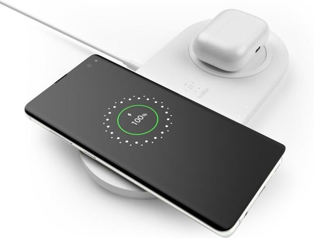 Belkin BOOST CHARGE kabelloses Qi-Ladegerät mit zwei Ladepads, Weiß - Bild 1