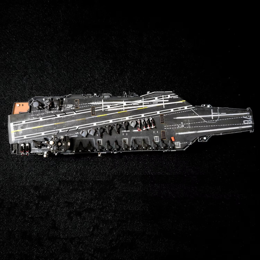 AT 99 MODEL Flugzeugträgermodell der Ford-Klasse, statisches Modellschiff, 1/2000 - Bild 2