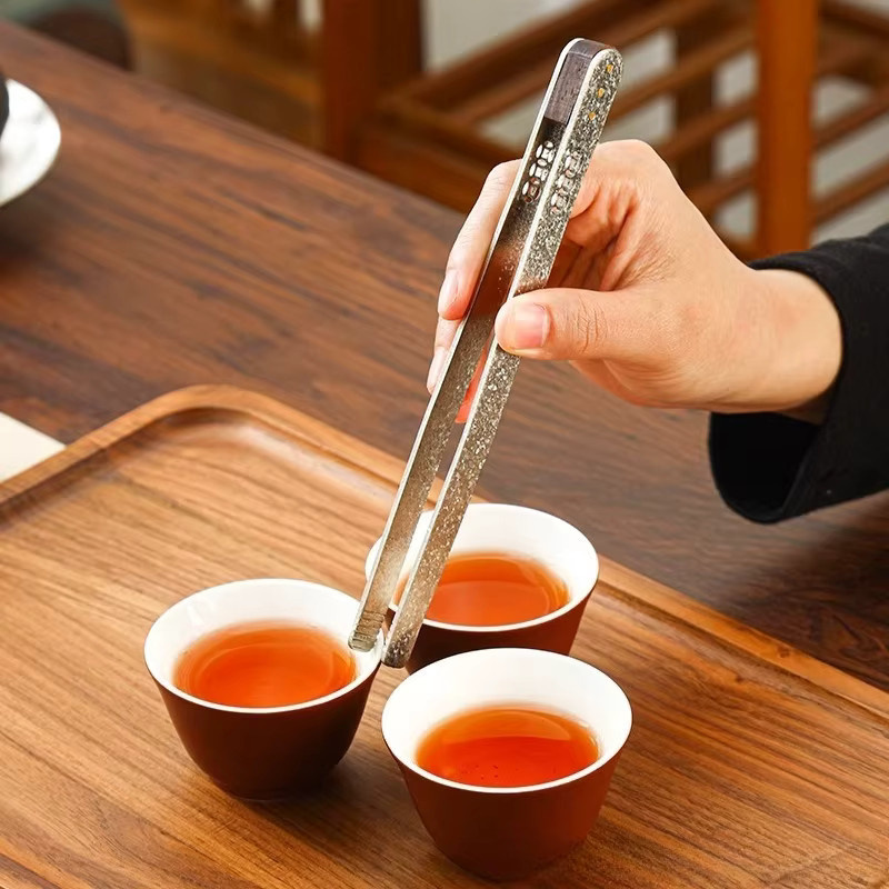 Hitzebeständige Teezange aus Titan in Silber für die chinesische Gongfu-Teezeremonie - Bild 2