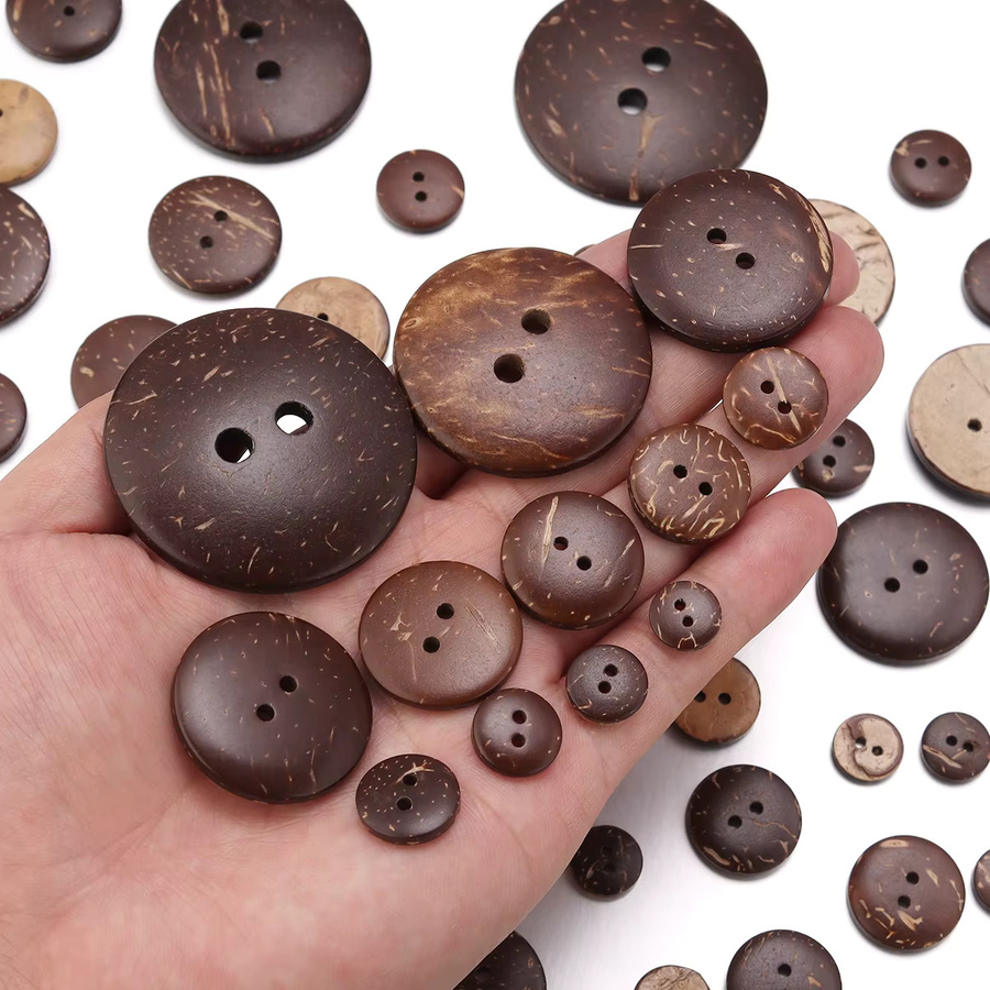 Natürliche Kokosnuss-Holzknöpfe mit 2 Löchern in Braun für DIY-Kleidungsdekoration und Bastelarbeiten (100 Stück) - Bild 3
