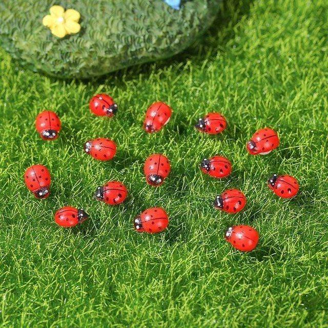 100 Stück Mini-Holz-Marienkäfer in Rot mit Aufklebern für DIY-Handwerk und Dekoration - Bild 1