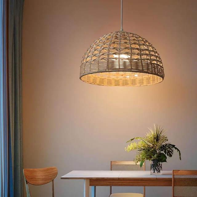 JOYINLED Rattan-Pendelleuchte im Boho-Stil mit warmweißem LED-Licht, handgefertigte Deckenleuchte aus Rattan, Durchmesser: 28 cm - Bild 1