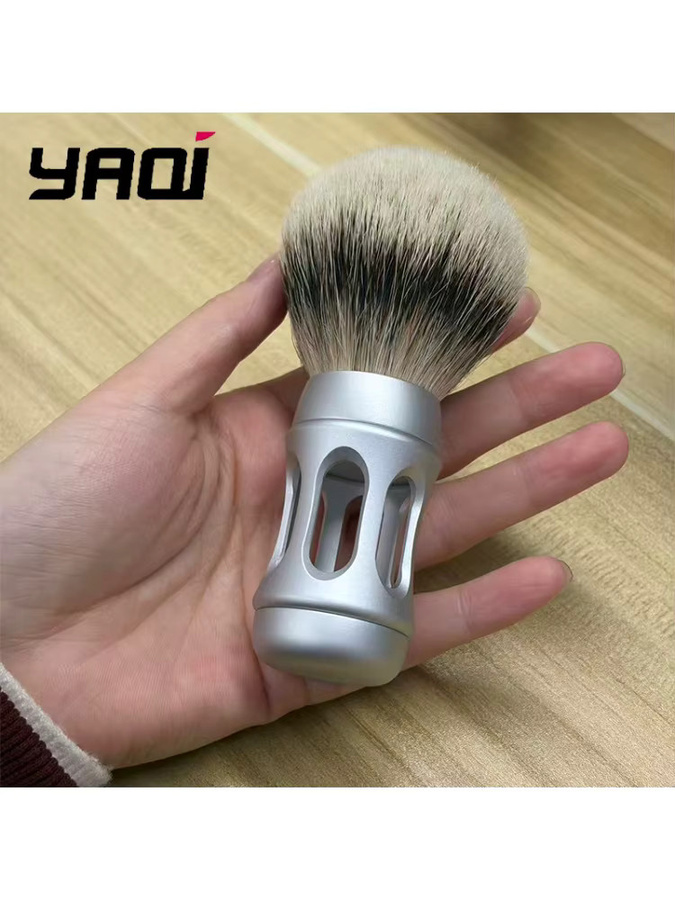 Yaqi Bandstand Herren-Rasierpinsel, 24mm, Silvertip Badger Hair, Mattchrom - Bild 6
