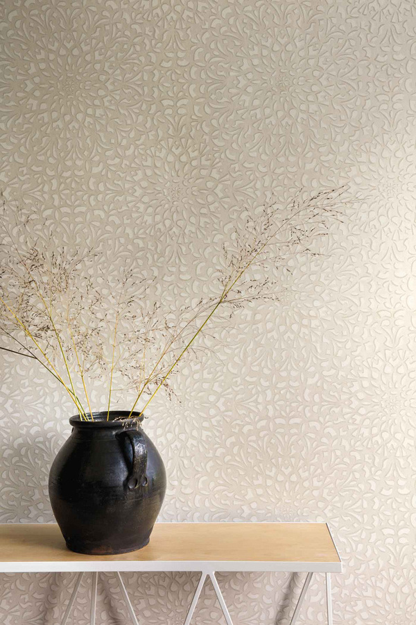Cole & Son Tapete Medina in Pearl & Parchment mit abstraktem geometrischem Moroccan-Design aus Non-Woven in Beige - Bild 1