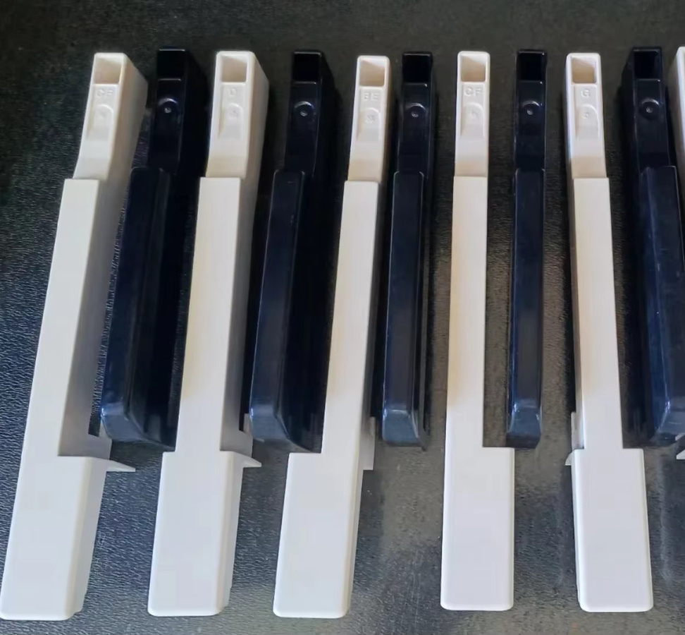 Korg Tastaturkomponenten für 01/w, i2, i3, i30, M1, Oasys, 76, T2, T3, Trinity in Schwarz-Weiß - Bild 3