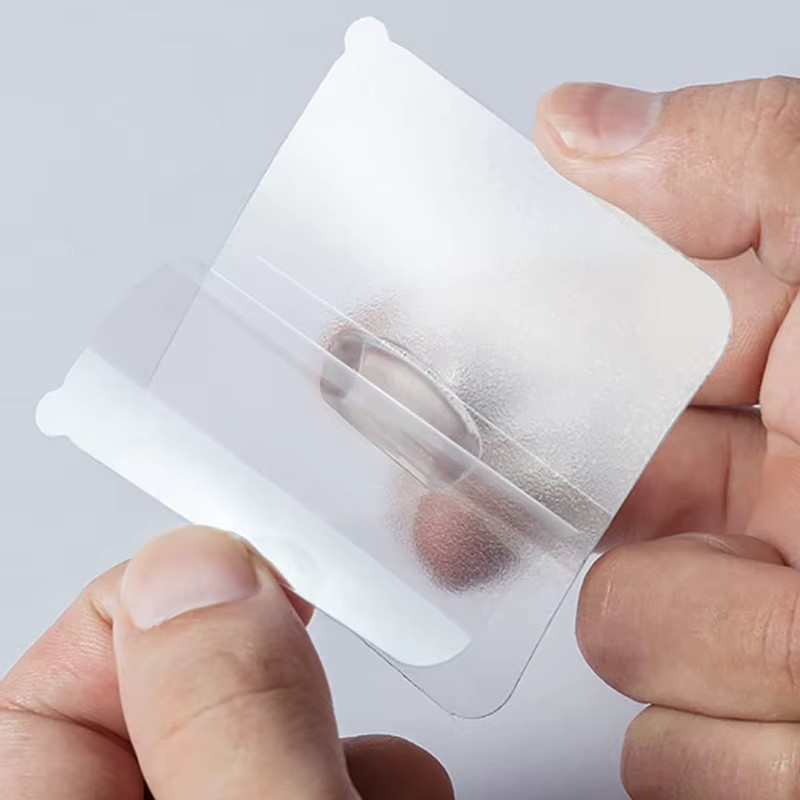 10er Set Selbstklebende Steckdosen-Halter aus Kunststoff in Transparent zur Wandmontage für Power Stecker und Kabelorganisation in Küche und Bad - Bild 3