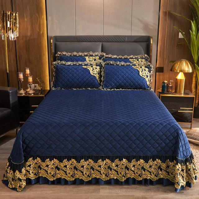 Dreiteiliges Winter-Bettwäsche-Set von Your Warm Home aus Korallen-Samt und Milch-Samt in Blau, bestehend aus gesteppter Tagesdecke und passenden Bezügen, B/H: 250 x 270 cm - Bild 1
