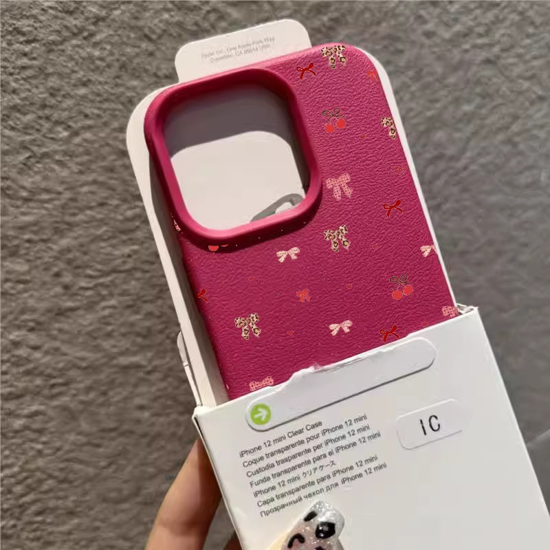 Stoßfeste Handyhülle mit Kirsche und süßer Schleife im Lichee-Muster für iPhone 13 14 15 16 17 Pro Max und weitere Modelle, Farbe: Pink - Bild 2