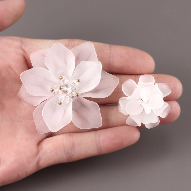 OEMOO Acryl Rosen Blumen Aufnäher mit Perlen und Kristallen in Weiß und Multicolour für DIY Kleidung Taschen und Haarklammern - Bild 1