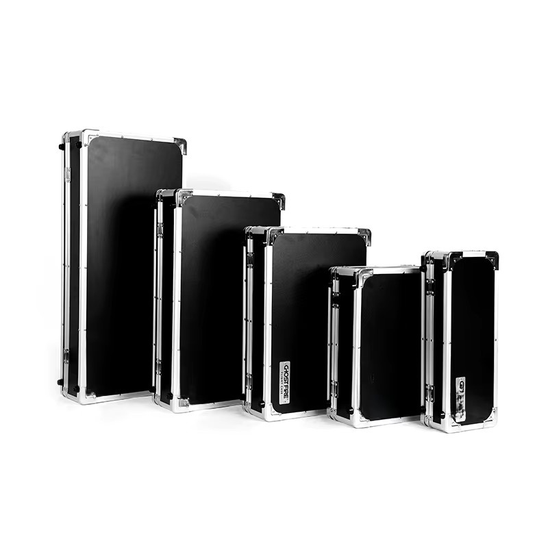 Ghost Fire T-Serie Gitarren-Multieffektpedal-Koffer aus robustem Aluminium mit Pedalbefestigungsklebeband und Verschlusssystem - Bild 5