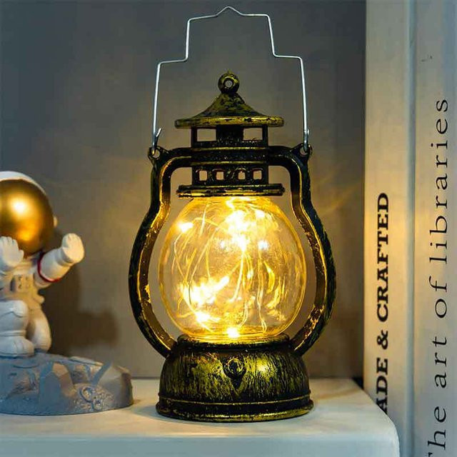 OuuZuu Retro Kerzenhalter Laterne in Gold, flammenlose Kerosinlampe für den Tisch als Weihnachts-Deko - Bild 1