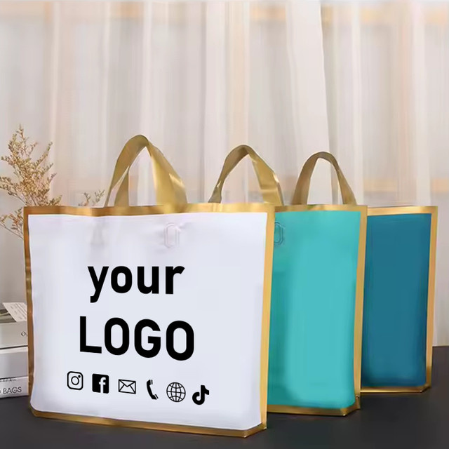 Personalisierte Frosted Plastiktüten für Events und Hochzeiten in Schwarz und Transparent mit individuellem Logo-Druck - Bild 1