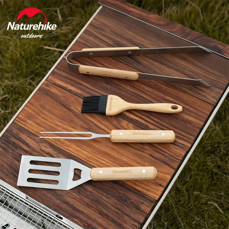 Naturehike Camping-Grillbesteck-Set aus Edelstahl in Silber Matt mit Messer, Gabel, Zange und Ölpinsel - Bild 1