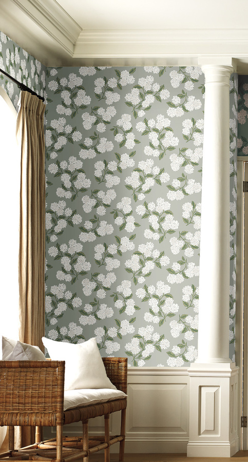 Rifle Paper Co. Tapete Hydrangea Floral in Gold und Grün mit botanischem Design - Bild 1