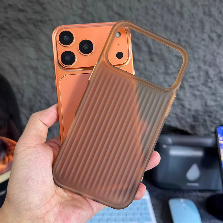 YUEDESHENG Silikon Schutzhülle mit gewelltem 3D-Streifen-Design für iPhone 17 Pro Max, 15, 14, 13, 12 in Grau und Braun - Bild 2