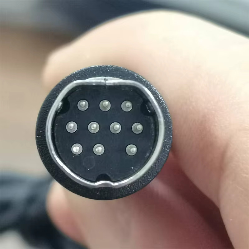 Yaesu SCU-28 Linearverstärker-Verbindungskabel in Schwarz, 10-polig, Mini-DIN auf offene Drähte für FTDX-10, FTDX-1200, FT-450 und FT-950 - Bild 3