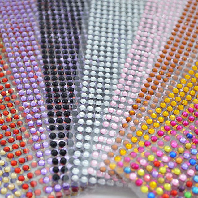 Selbstklebende Kristall Strass Aufkleber aus Acryl in Multicolour für Handy, Auto und Bastelarbeiten - Bild 1