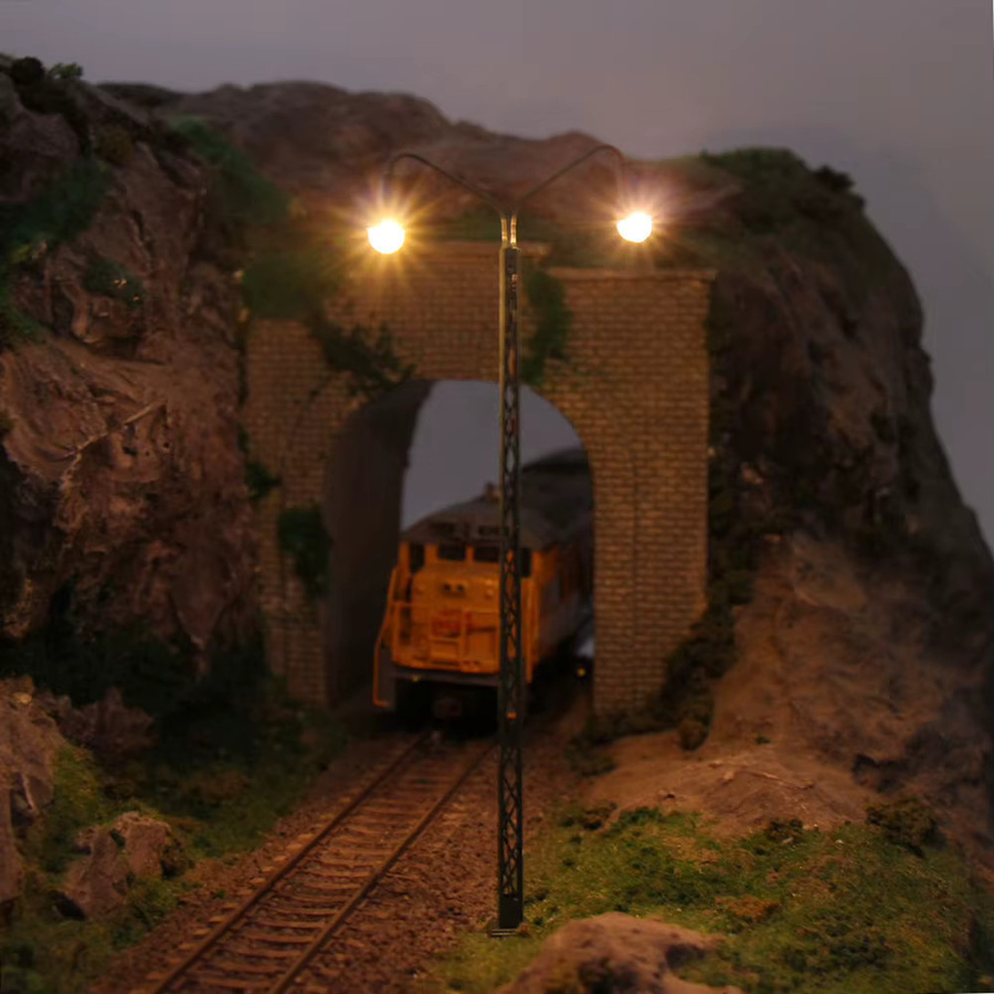 Evemodel Eisenbahn-Lampen Gittermast-Modell, Gleisbeleuchtung, Warmweiß, 3er-Pack - Bild 2