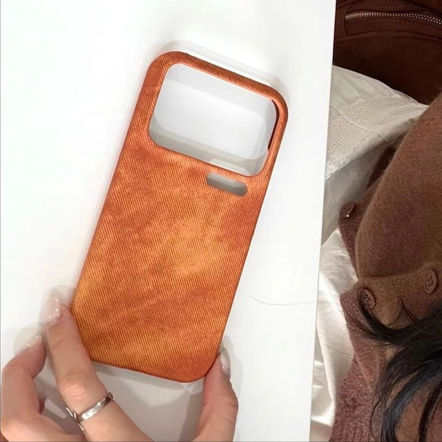 Rahmenlose Leder-Schutzhülle mit Cowboy-Muster für Xiaomi 17, 15 und 14 Pro Max in Orange, ultradünn und matt - Bild 1