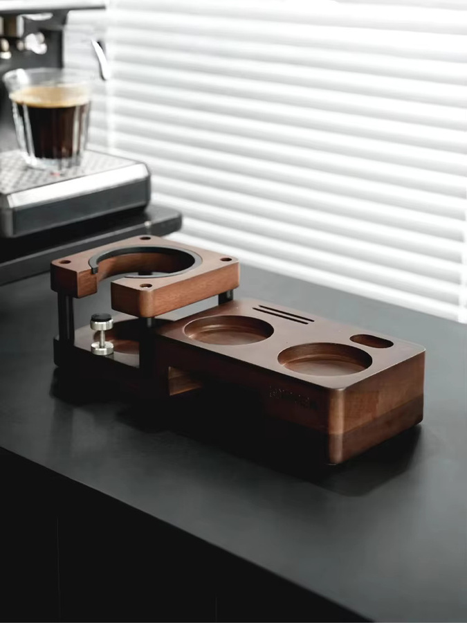 HiBREW Holzstampfstation in Braun für 51 mm und 58 mm Siebträger sowie Espressoverteiler und Filtersiebhalter für H10A und H13 - Bild 2