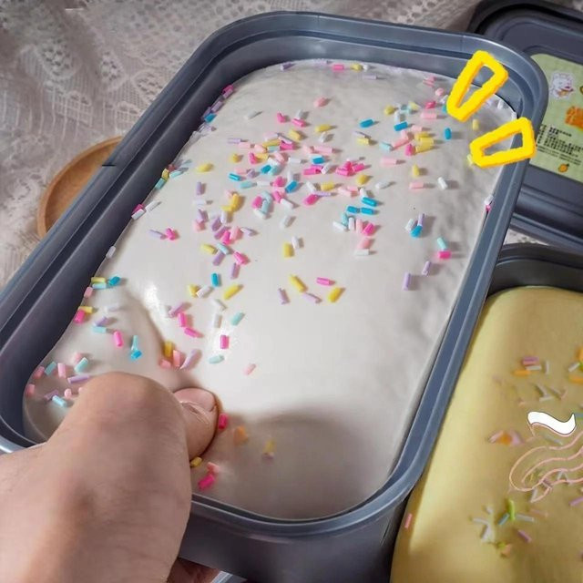Binchi Klebrige Box Kuchen Squishy, Knetspielzeug, Weiß, ab 14 Jahren - Bild 1