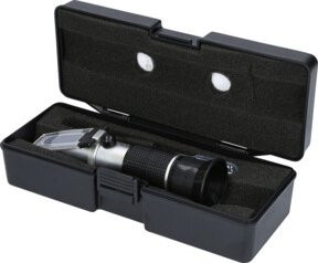 KS Tools Refraktometer aus Aluminium in Schwarz - Optisches Prüfgerät für Batterieflüssigkeit, Frostschutzmittel und AdBlue-Zusätze - Bild 1