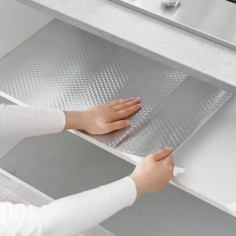 Selbstklebende Küchentapete von CTZSZZMM aus PVC in Silber, ölbeständig und wasserdicht - Bild 3