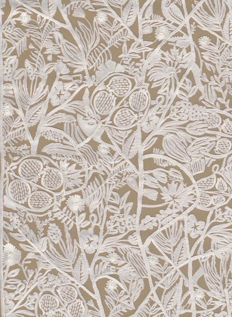Arte Tapete La Perle in Almond mit floralem Design und botanischem Muster in Beige und Weiß aus Vlies - Bild 1