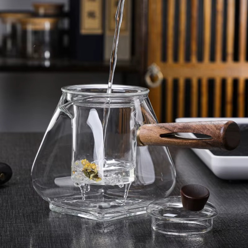 Teekanne aus Borosilikatglas mit Holzgriff und Seitengriff, transparent, herdfest - Bild 2
