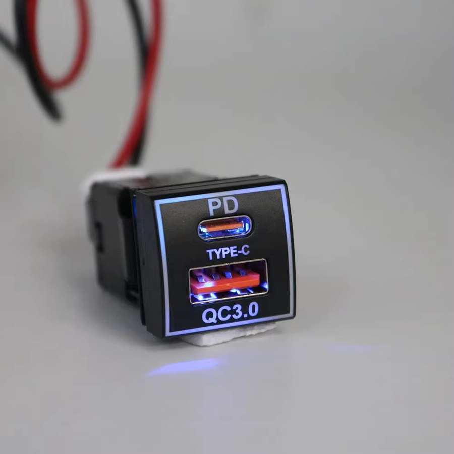 Kebidumei Dual-Port Schnellladegerät für Toyota mit PD QC3.0 und USB-C, 12V-24V, Schwarz mit blauer LED-Anzeige - Bild 5