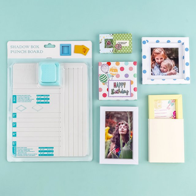 All-in-One Shadow Box Punch Board mit Scoring Tool für die DIY-Herstellung von Shadow Boxes und Hüllen in den Größen 2, 3, 4 und 5 Zoll aus Kunststoff - Bild 1