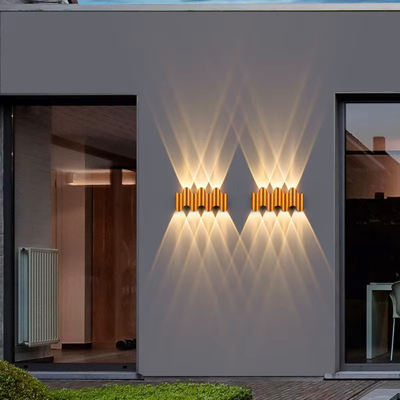 Feiyunlux Moderne Außenwandleuchte aus Aluminium in Schwarz und Gold/Messing mit Up-and-Down-Lichtfunktion - Bild 2