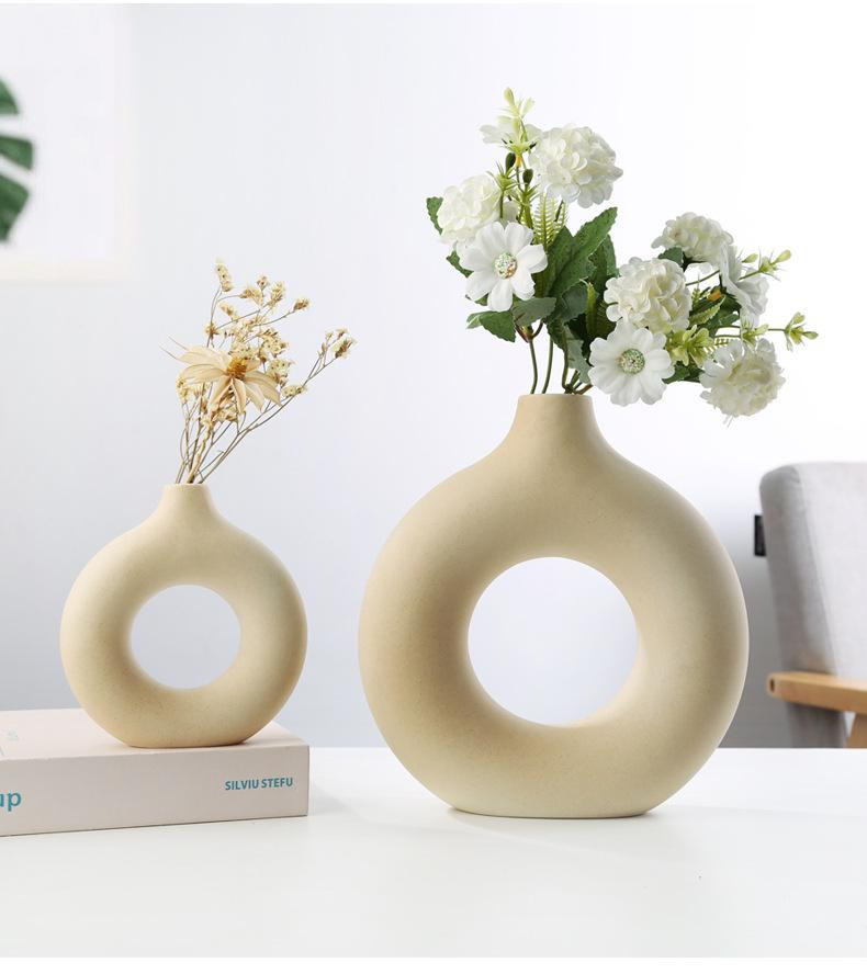 Nordische Keramikvase von Yiran Furniture in Weiß, kreisförmige Donut-Blumenvase für deine Wohnzimmer- und Schreibtischdekoration - Bild 2