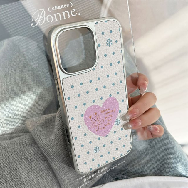 AIR PLUS Handyhülle mit blauem gepunktetem Herz-Teddybär-Design und Ledertextur für iPhone 11 bis iPhone 17 Pro Max, sturzsicher - Bild 1