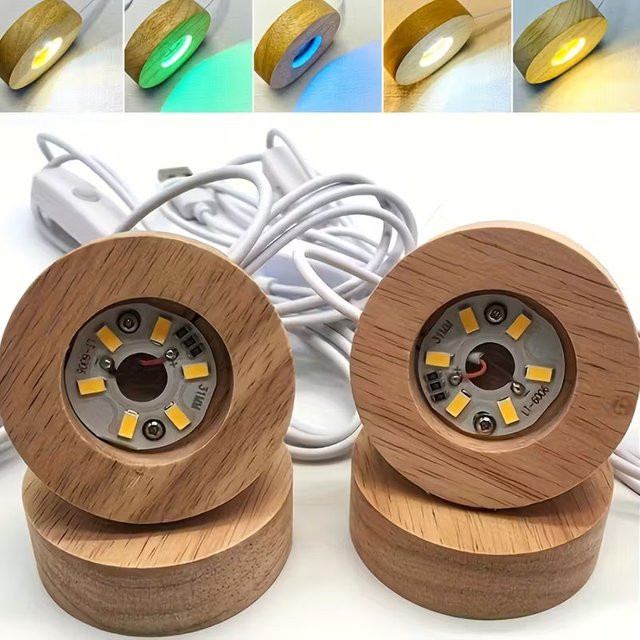 Runde Tischlampe aus Holz mit USB-betriebenem LED-Beleuchtungssockel in Warmweiß und RGB für dein Schlafzimmer oder Home Office - Bild 1