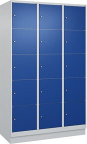 C+P Schließfachschrank Classic PLUS mit Sockel, 3 Abteile, Grau/Enzianblau, B/T/H: 120 x 50 x 195 cm - Bild 1