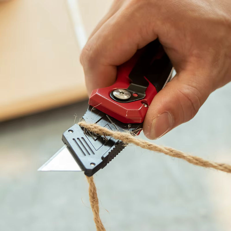 T TOVIA Klappmesser mit austauschbaren Klingen als Allzweckmesser für Kartons und Handwerk im Outdoor-Einsatz - Bild 4
