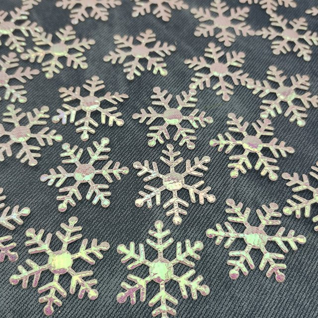 200 Stück Weihnachts Schneeflocken Konfetti von RIBBON HOUSE in Weiß, Durchmesser: 3 cm - Bild 1