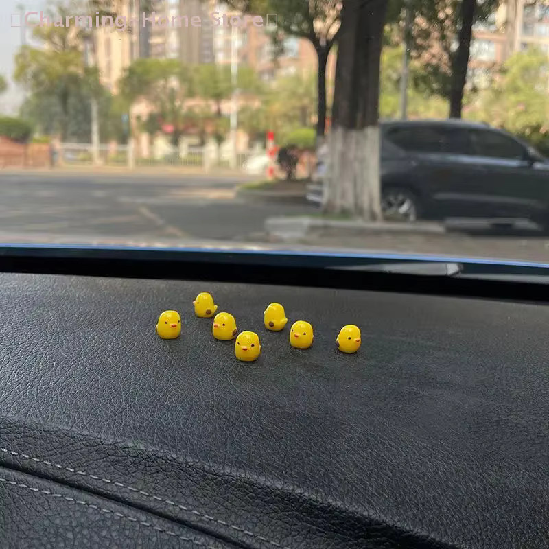 5 Stück Mini-Hühner Ornamente von SHIDWJ in Gelb als Auto-Innendekoration für Armaturenbrett und Rückspiegel - Bild 3