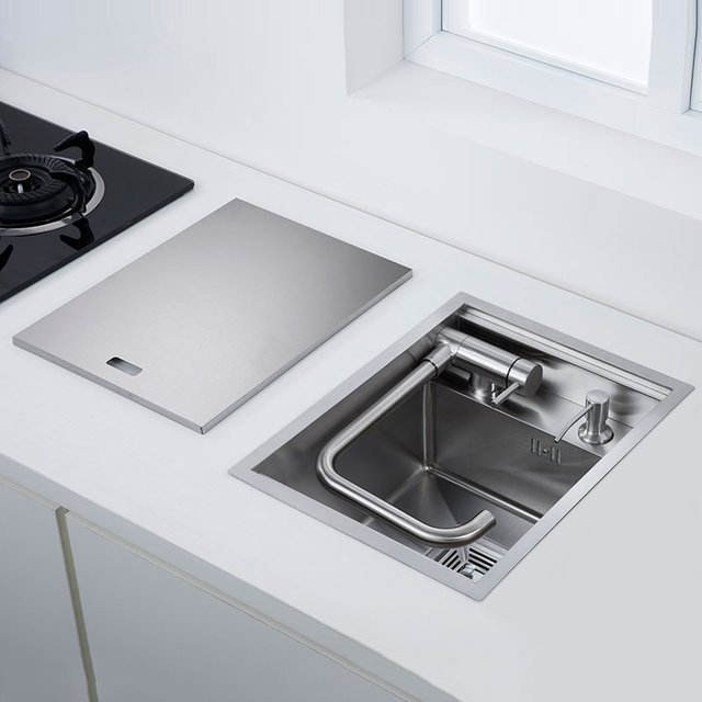 CKWS Küchenspüle aus 304 Edelstahl für Kochinseln in Silber mit klappbarem Wasserhahn, Abdeckung und Seifenspender - Bild 1