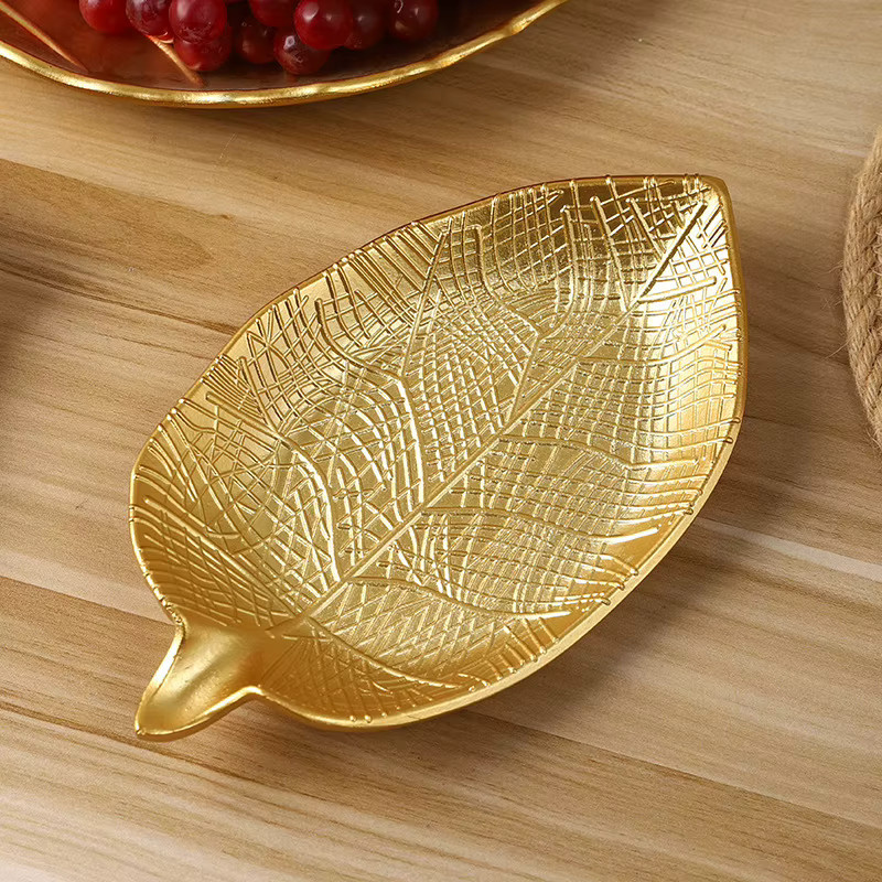 INS Nordisches Snack- und Süßigkeiten-Tablett in Gold als dekoratives Metall-Ornament für Wohnzimmer und Esstisch - Bild 2