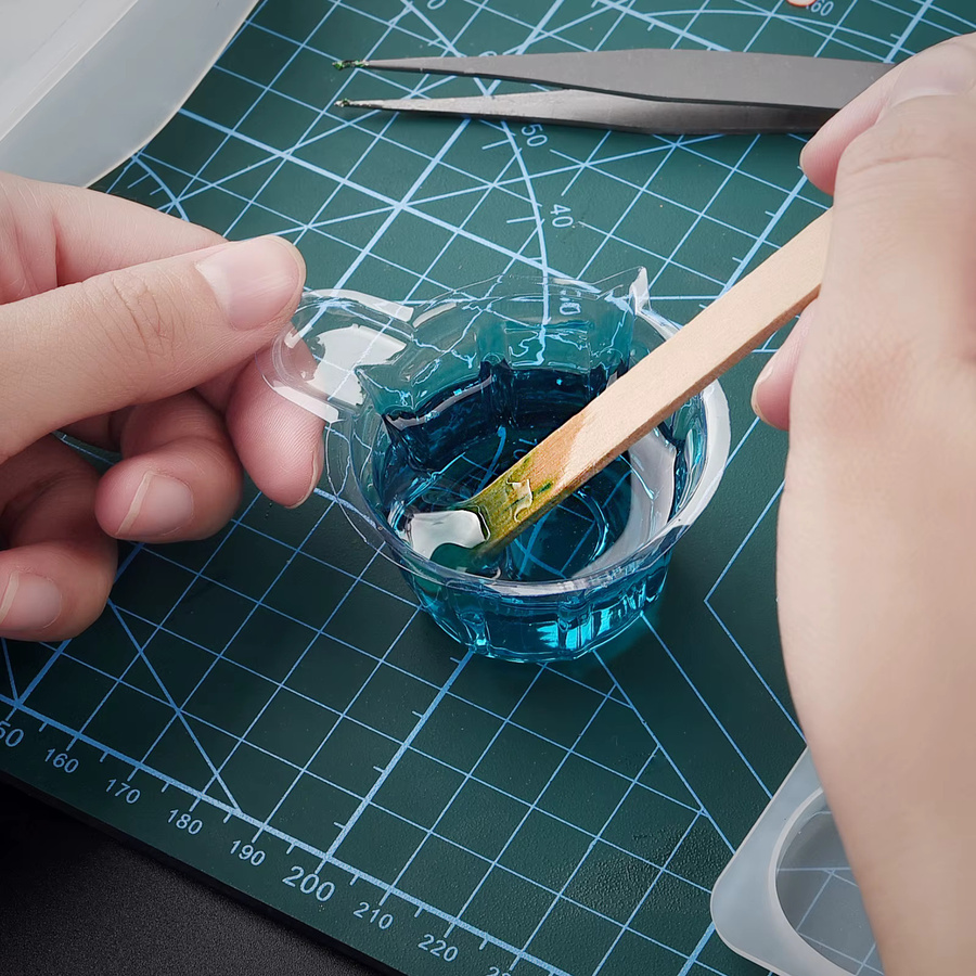 Transparentes Epoxidharz Set mit Härter für DIY Schmuck und Bastelarbeiten - Bild 1