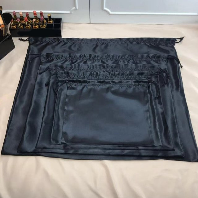 KAIGOTOQIGO Aufbewahrungstasche aus Satin in Schwarz mit Kordelzug zum Schutz vor Staub - Bild 1