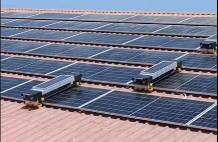 MULTIFIT Solarpanel-Reinigungsroboter mit Selbstaufladungssystem für vollautomatische Solar-PV-Reinigung - Bild 5