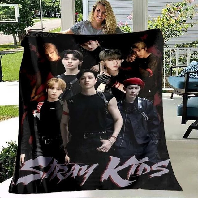 Stray Kids Flanell Decke Flauschiger Fleece Überwurf in Grau für Kinder und Erwachsene B/H: 75 x 90 cm - Bild 1