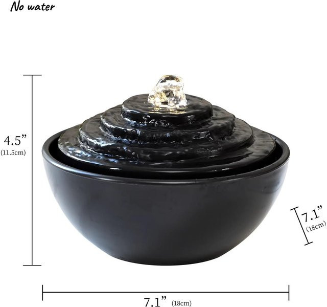 Minimalistischer Wasserfallbrunnen von Pig Boutique in Schwarz für Wohnzimmer und Schreibtisch - Bild 1